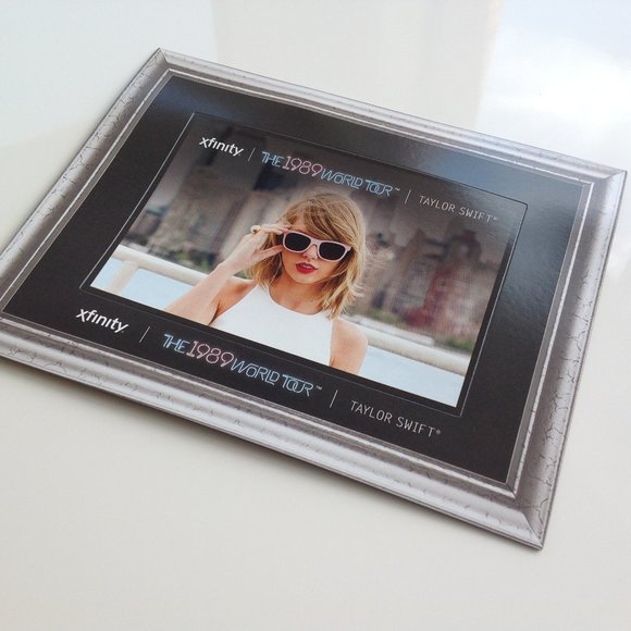TAYLOR SWIFT VIP Merchandise Set from “1989 Tour” - Picture 10 of 15